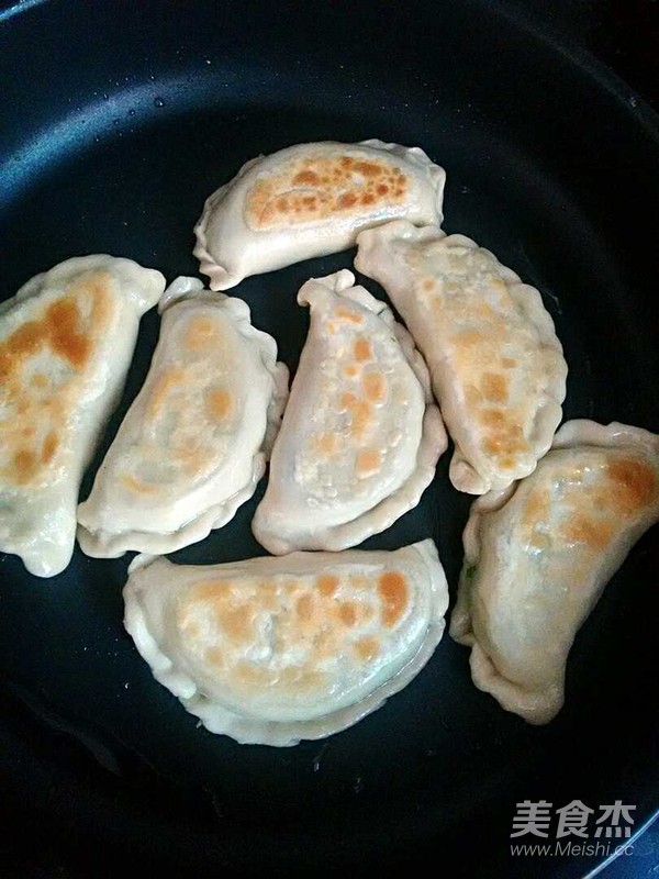 韭菜盒子的做法