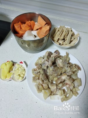 如何做好萝卜烧牛筋