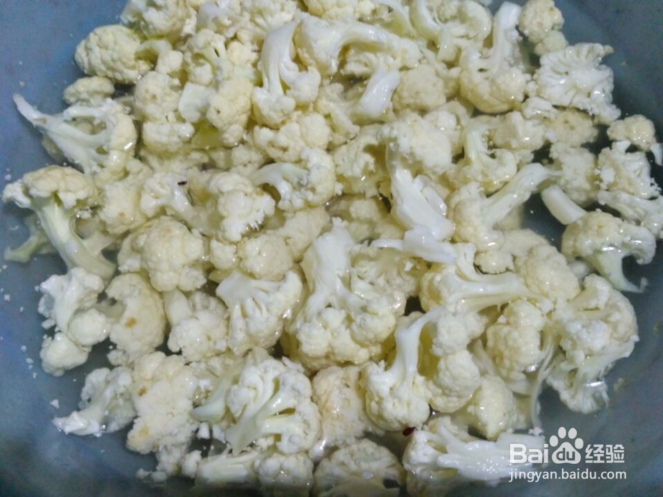 <b>家庭小炒菜花，方便简单的猪肉清炒花菜方法</b>