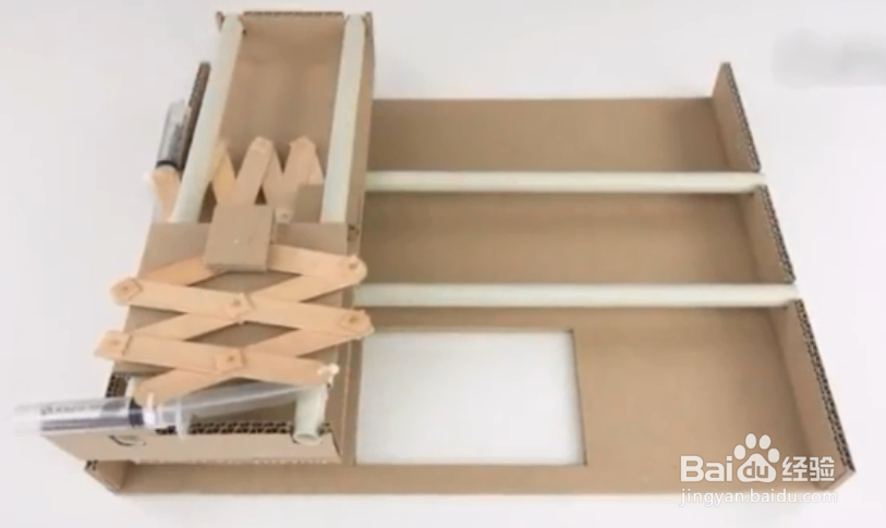 如何如何用纸板和注射器来做抓娃娃机