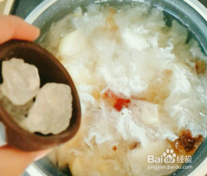 如何做蔓越莓桃胶银耳羹