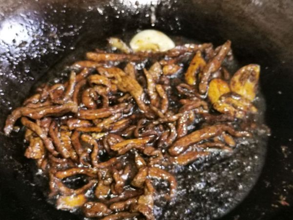 香菇肉丝绿豆粉