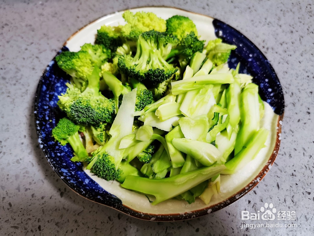 如何做炝拌西兰花