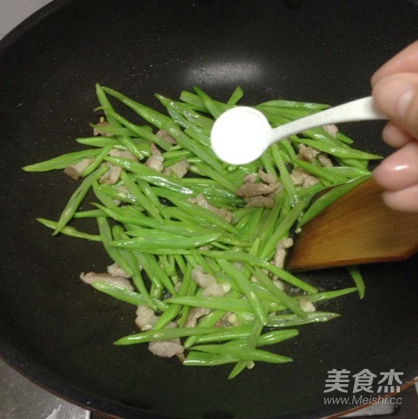 四季豆炒肉的做法