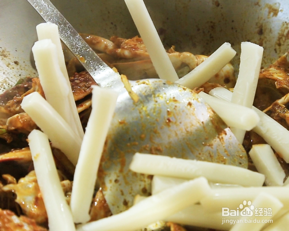 自己做梭子蟹炒年糕海鲜美食