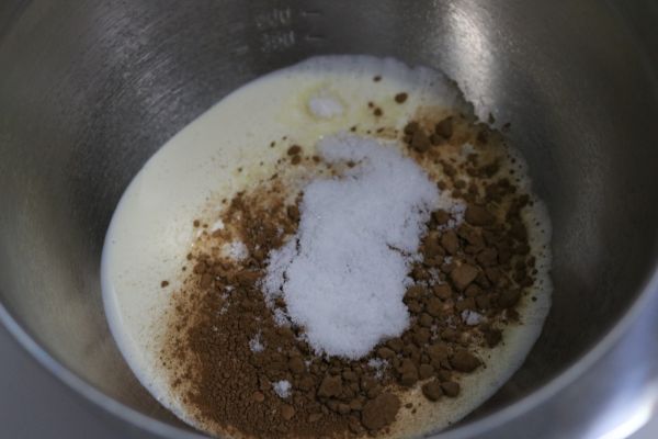 摩卡咸奶油蛋糕卷