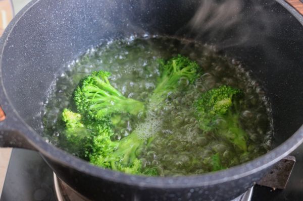 西蓝花虾仁炒饭