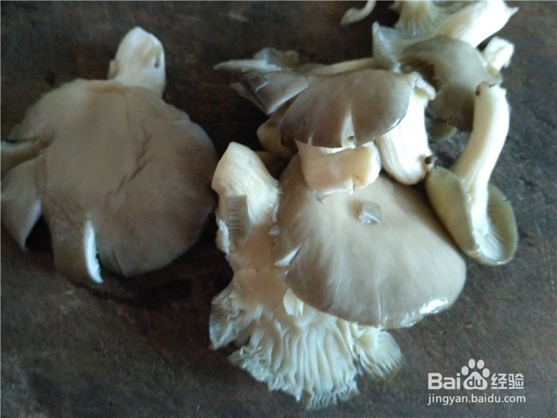 蘑菇豆腐鸡蛋汤