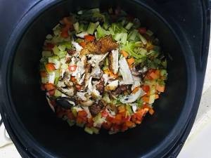 如何制作美味的懒人电饭煲煲仔饭