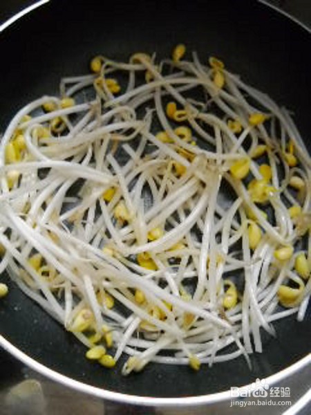 豆芽烧鲫鱼的制作方法