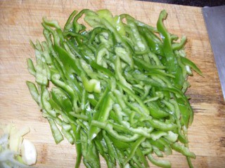 青椒炒肉的做法