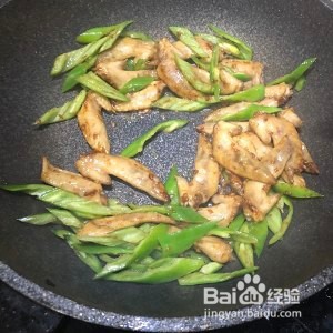 食补养生青椒炒鸡尖的做法
