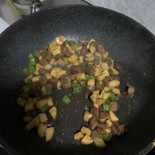 黑胡椒杏鲍牛肉粒