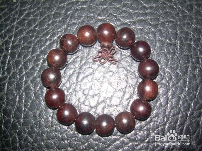 初级玩家，请区分仿制印度小叶紫檀手串