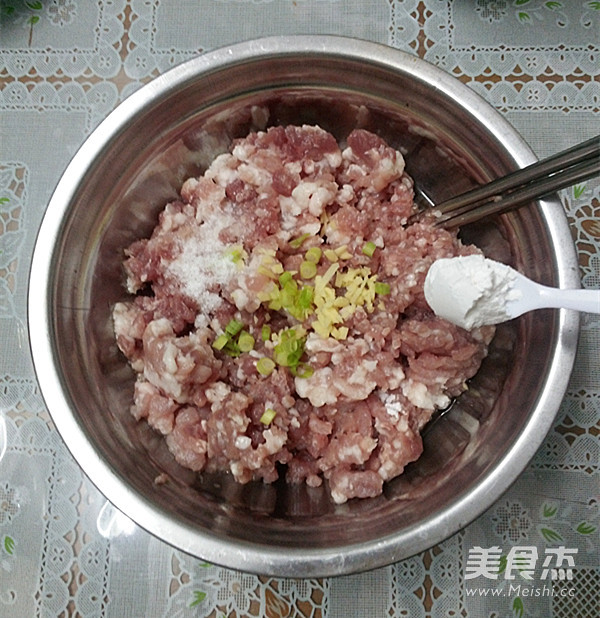 萝卜粉条肉圆汤