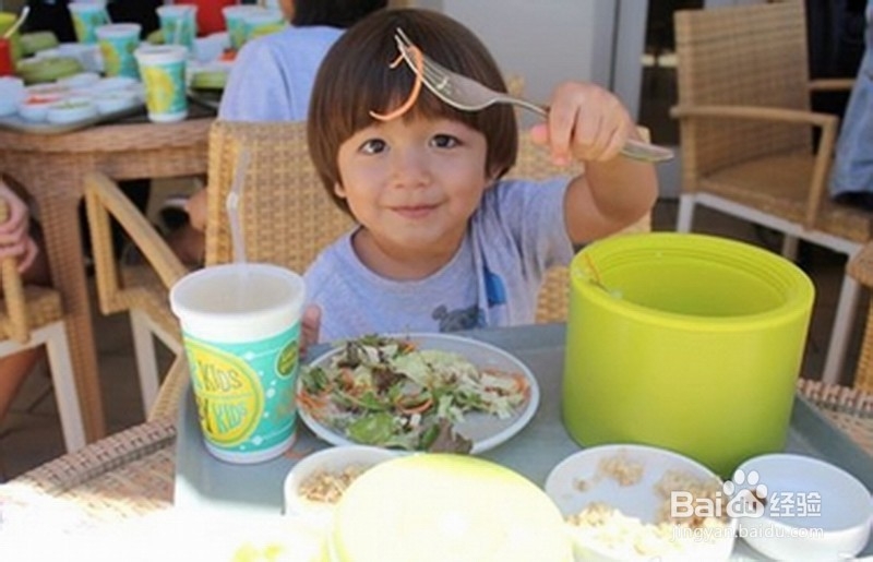 带孩子外出用餐注意事项