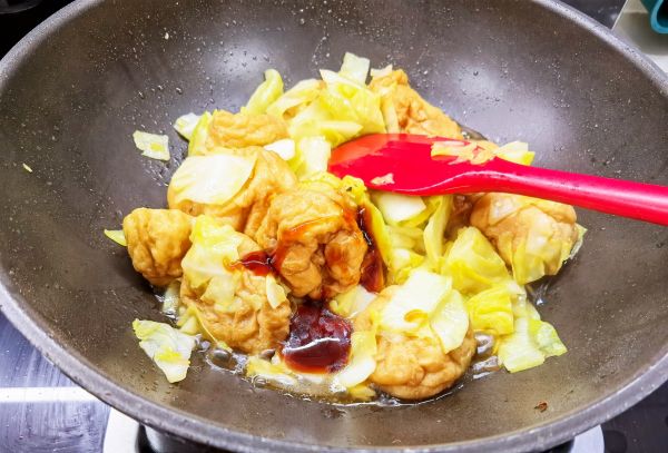 蚝油卷心菜炒面筋