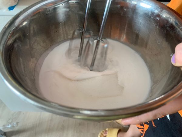 可可爱爱蓝蓝千层草莓蛋糕