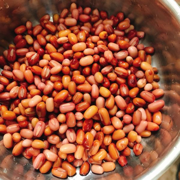 夏日甜点三色芋圆红豆椰奶