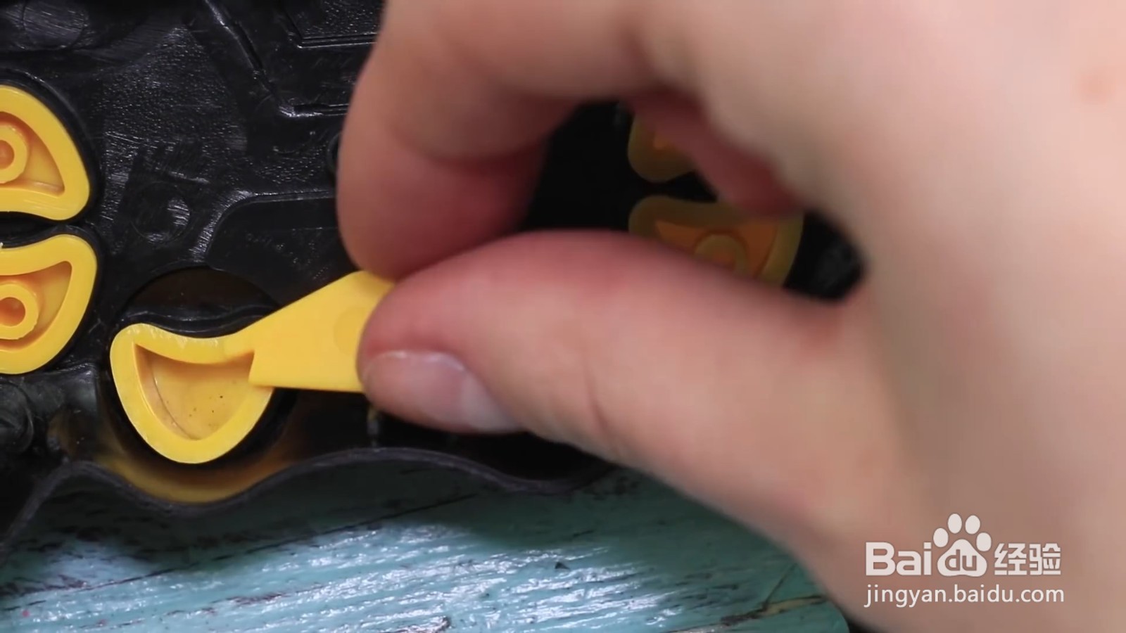 如何diy装图钉的游戏机手柄？