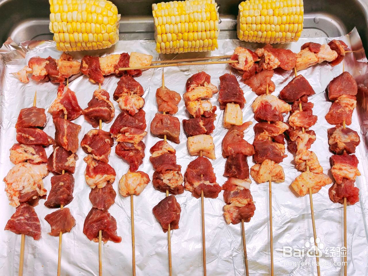 秒杀烧烤摊的烤肉串的做法