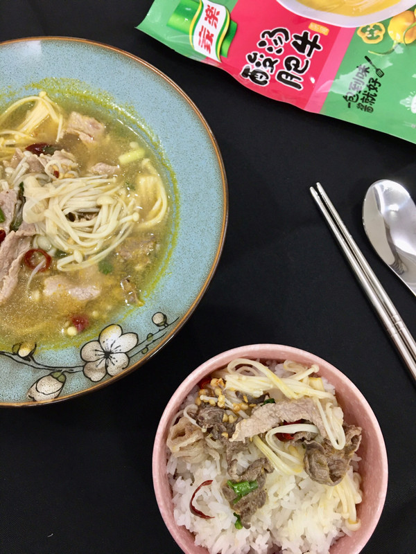 酸汤猪肉金针菇