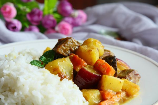 咖喱牛肉盖浇饭