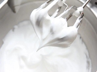 Hello Kitty杯子蛋糕怎么做？