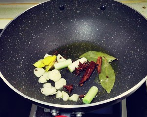 红烧土豆胡萝卜牛腩的做法