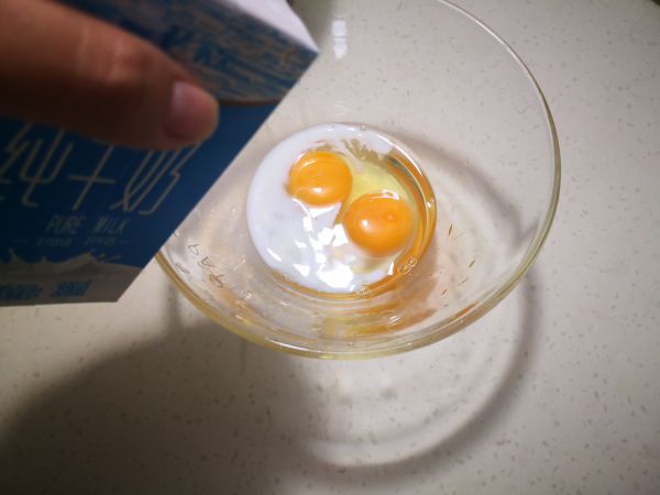 秋葵鸡蛋三明治