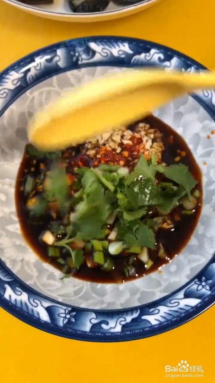 怎样在家正确自制味美的酱汁松花蛋