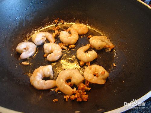 虾仁秋葵炒乌冬