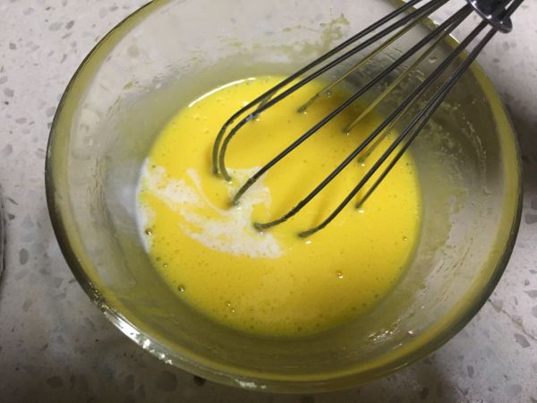 薄脆甜饼蓝莓冰激凌
