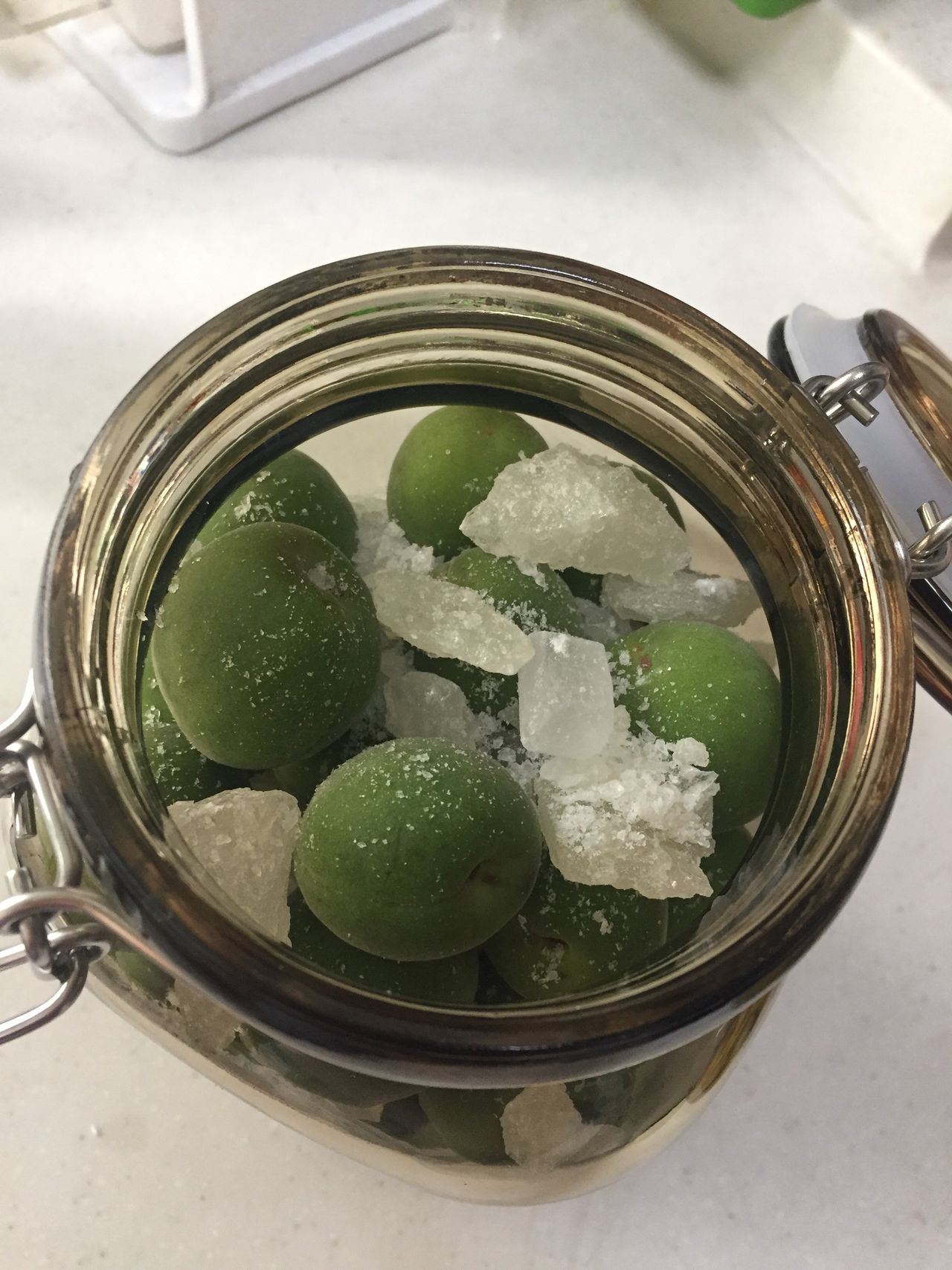 教你做梅子酒，喜欢喝的赶紧学起来