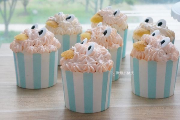 怪物娃娃纸杯蛋糕