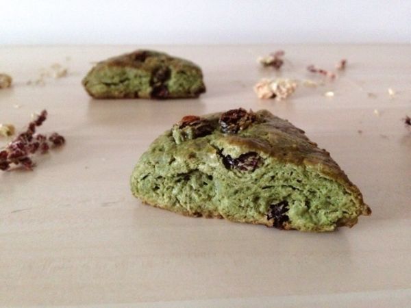 抹茶葡萄干司康