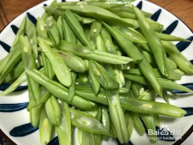 短豆角炒油豆腐