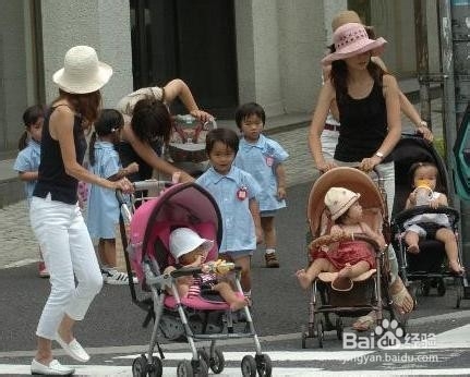 护理新生儿的注意事项 1