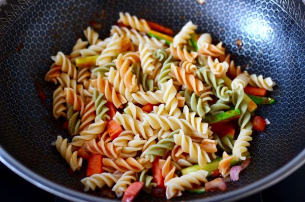 快手黄瓜火腿意面