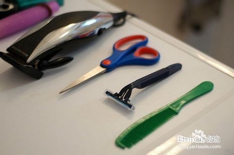 如何干净的刮胡子！