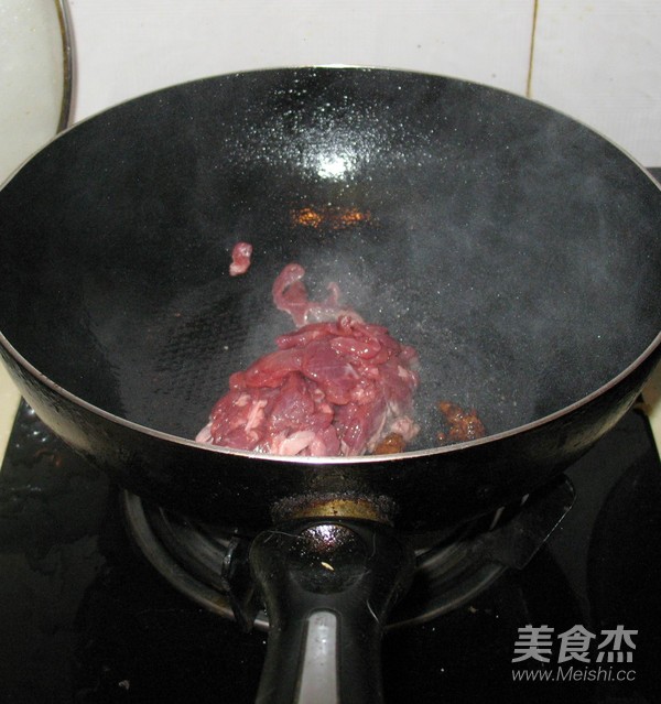 香辣肉丝盖饭