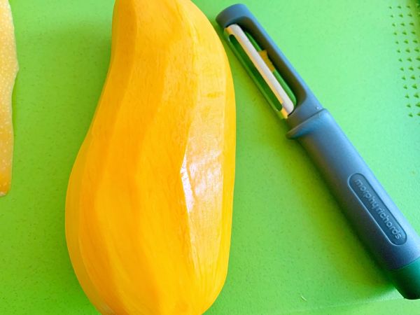 芝士泡菜火腿蛋卷饼和芒果酸奶