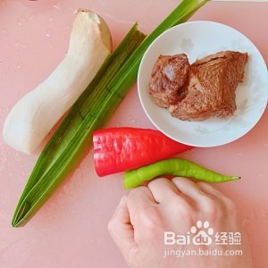 教你怎么做青蒜杏鲍菇炒卤牛肉
