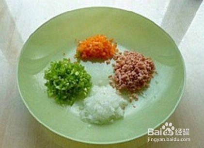 土豆鸡蛋饼的做法。