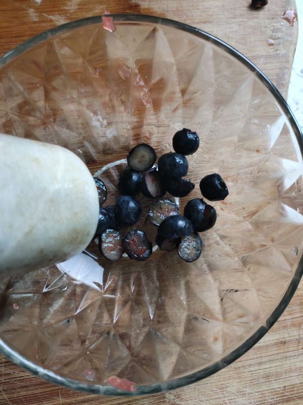 少女心莓桃多多气泡饮