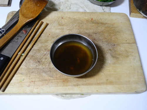 教你做香喷喷的菌香鸭腿煲仔饭，味道美极了