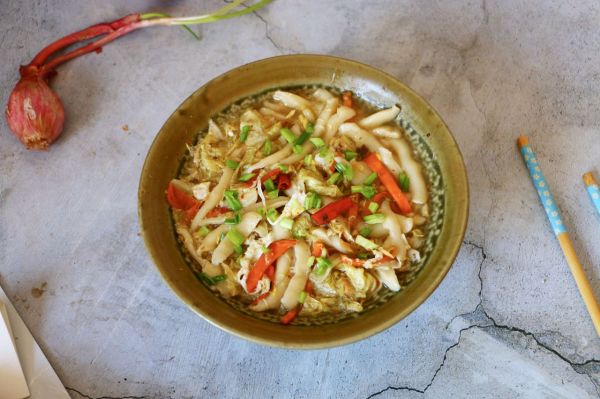 清淡养胃蛋花刀削面