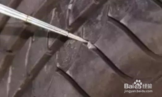 轮胎缝中的小石子到底要不要抠掉？