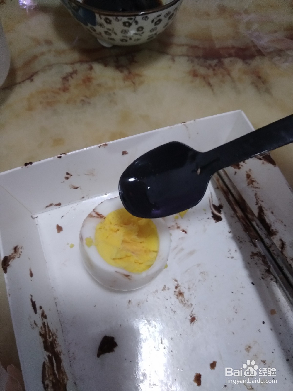 煮鸡蛋蘸酱油