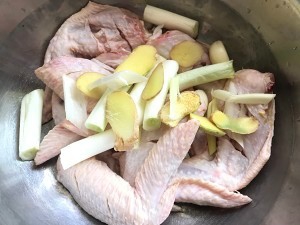 避风塘鸡翅的做法